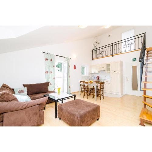 Modern apartment in Dubrovnik, 54 m² with sea and garden view