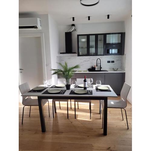 Modern apartment, in the center near see
