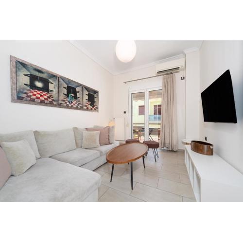 Modern Apartment in Thiseio with Balcony