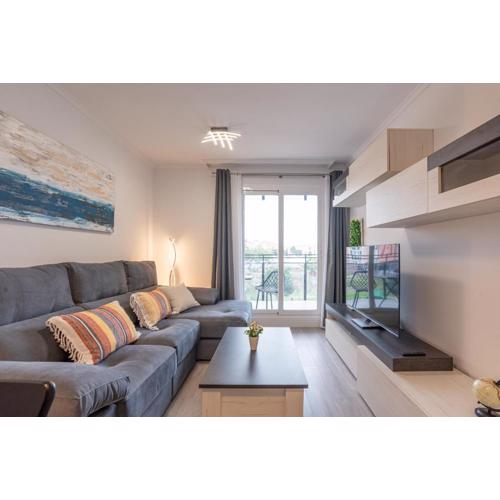 Modern apartment near Huelin Beach & Free Parking