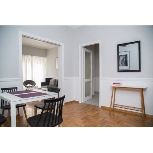 Modern apartment next to Acropolis Athina