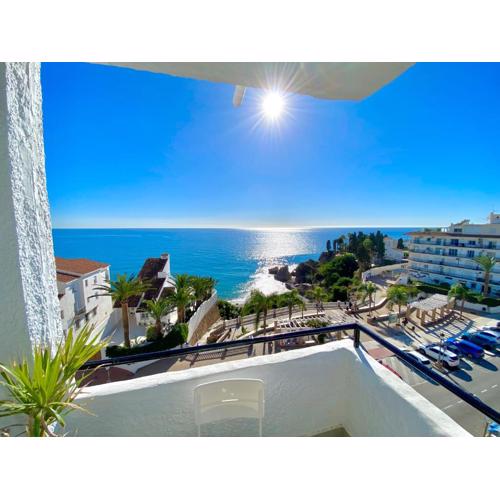 Modern apartment stunning sea views and pool