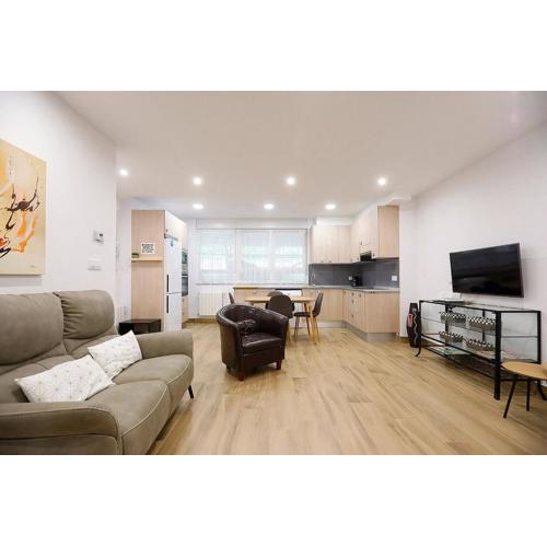 Modern apartment well connected