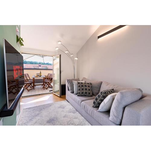 Modern Apartment with double terrace and parking