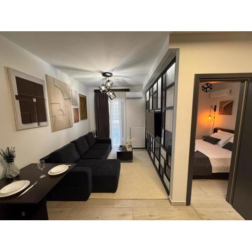Modern Apartment with Free Parking