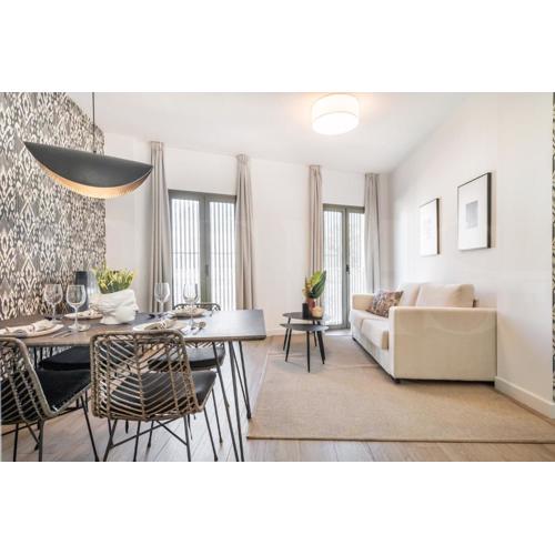 Modern apartment with private terrace by REMS