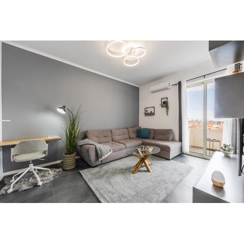 Modern Apartment with Scenic Views & Earthy Vibes