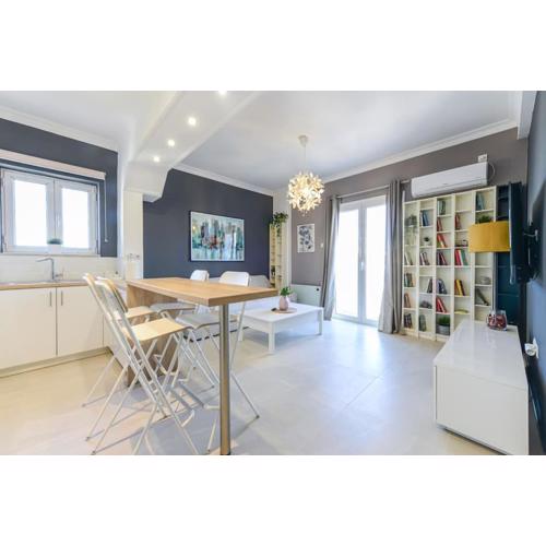 Modern apt close to Metaxourgeio