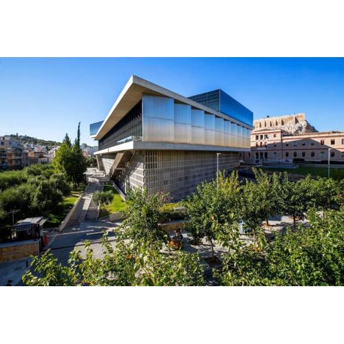 Modern Apt opposite the Acropolis Museum
