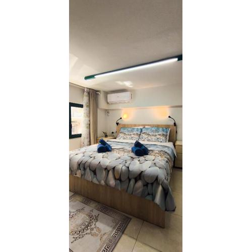 Modern Athenian apartment 10 min from the center with Metro