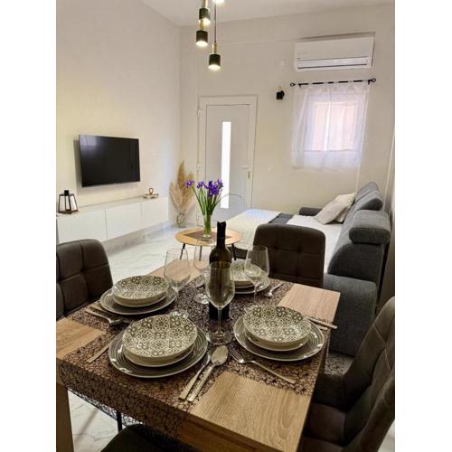 Modern Brand-New Apartment