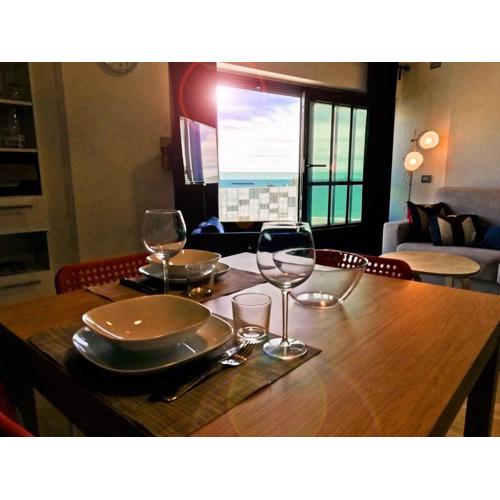 MODERN & BRIGHT flat - 2 MIN from the SEA
