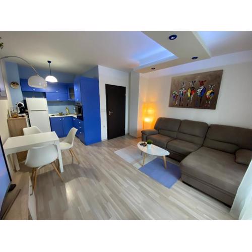 Modern & Central 1BR Apartment with lovely terrace