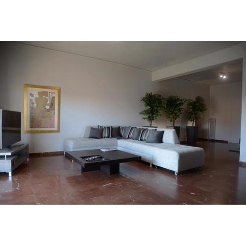 Modern & Classy Central Apartment