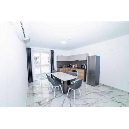Modern Cosy Fully Equipped Apartment