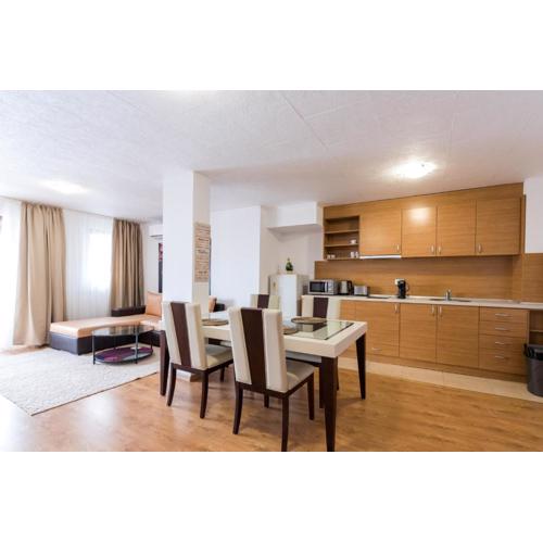 Modern & Cozy 2BD Apartment with Mountain View