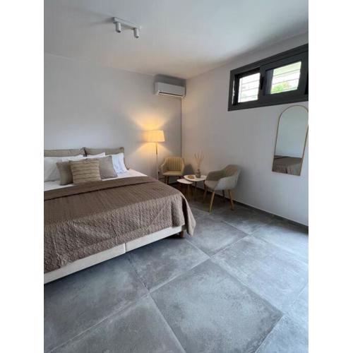 Modern & Cozy Studio