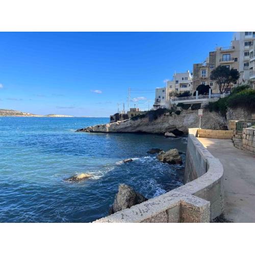 Modern Duplex by the Sea, next to Xemxija Bay