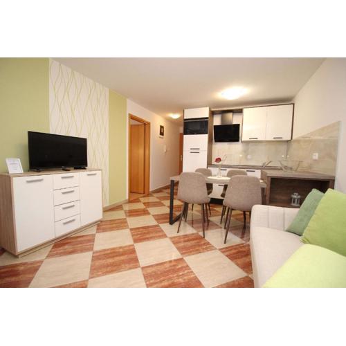 Modern eingerichtete Apartment für 4 Personen ideal für Famillien mit Kinder im Zentrum von Baska