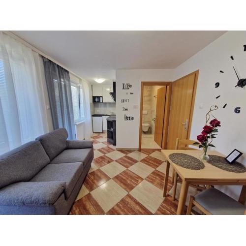 Modern eingerichtete Apartment ideal für junge Paaren im Zentrum von Baska