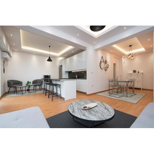 Modern Family Apartment w/Balcony near Acropolis