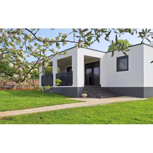 Modern Family House Lucia with Big Garden