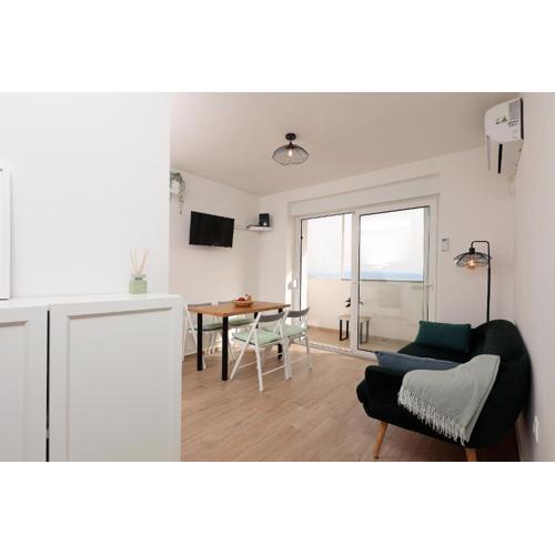 MODERN Flat MORE