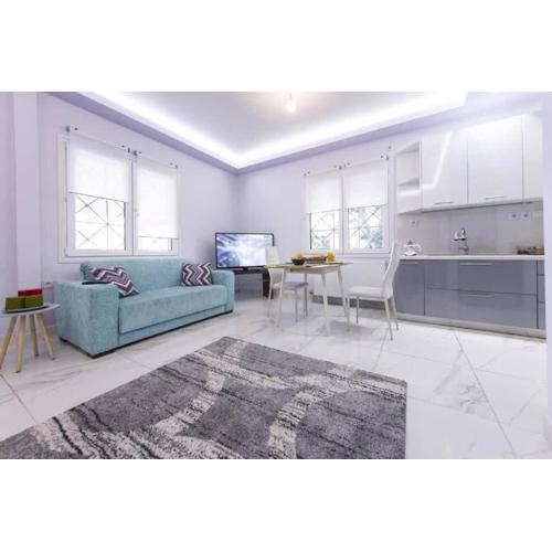 Modern fully-equipped house, 5 min walk from metro