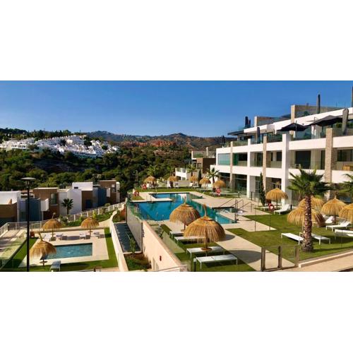 Modern garden apartment by Cabopino golf
