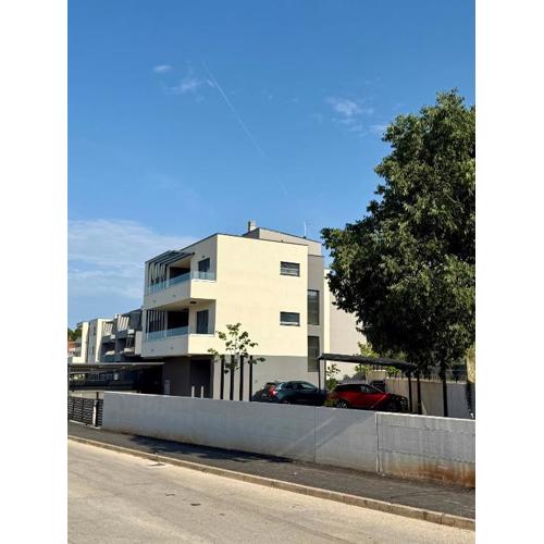 Modern, garden apartment Pula-Vidikovac