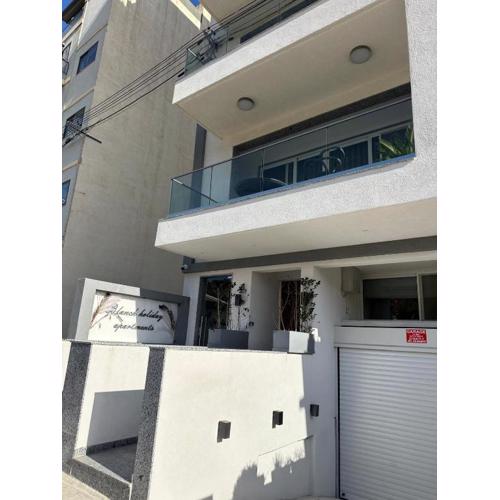 Modern Ground Floor Maisonette - Blanch Holiday Apartments