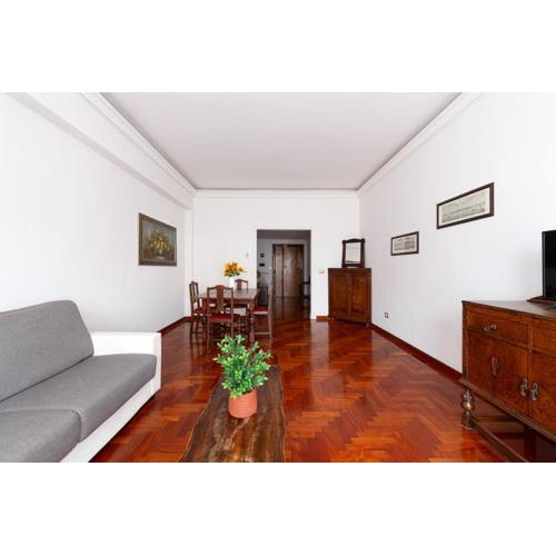 Modern & Luxe - Spacious Apartment in Ostia