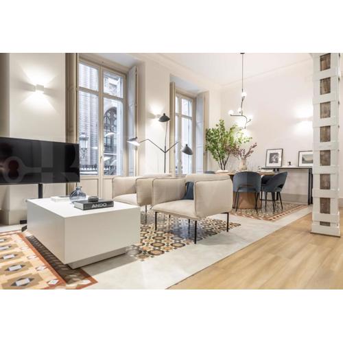 Modern luxe apartment in the historic city center by REMS