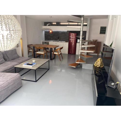 Modern Maisonette / beach 5 min!