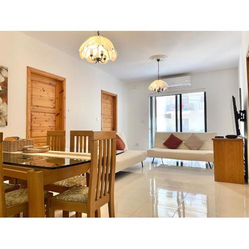 Modern Mediterranean 3 Bed, 2 Bath in St Pauls Bay - 5 Min Walk to Promenade, Beaches Nearby
