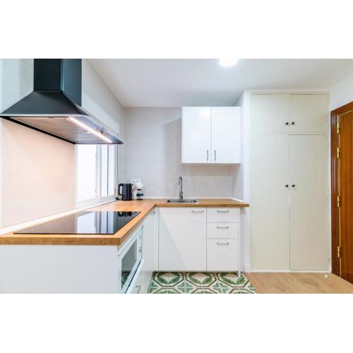 Modern Plaza de Toros Apartment with Free Parking