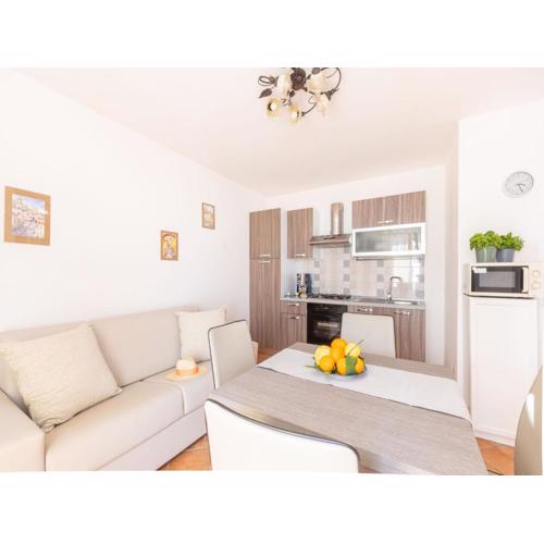Modern Positano Apartment for 4 Guests