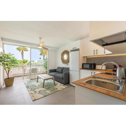 Modern Renovated Apartment with Terrace in Playa de las Americas