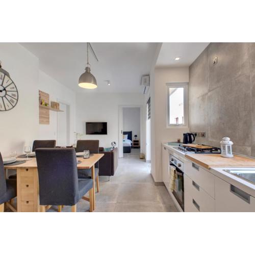 Modern Sliema apartment near sea