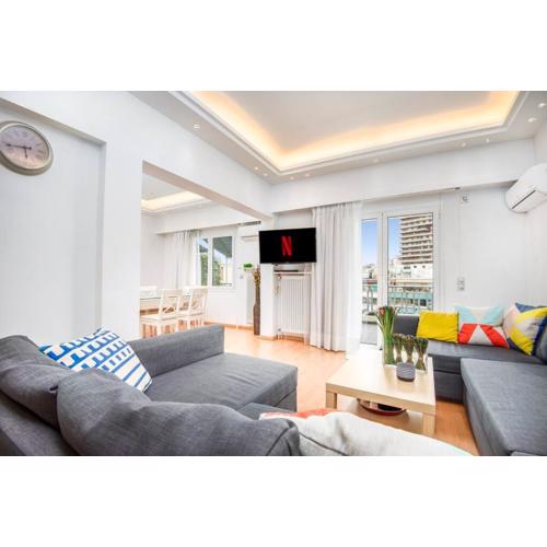 Modern spacious apt in Athens