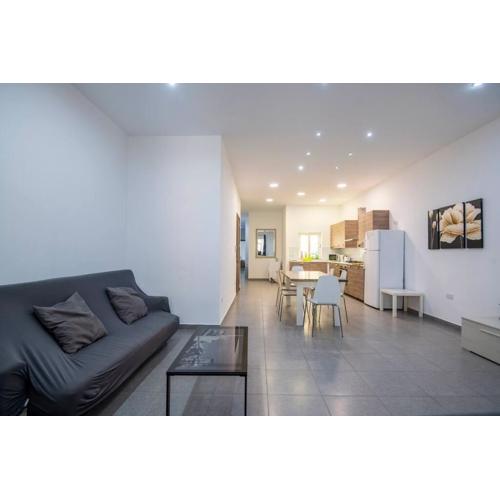 Modern & spacious near valletta