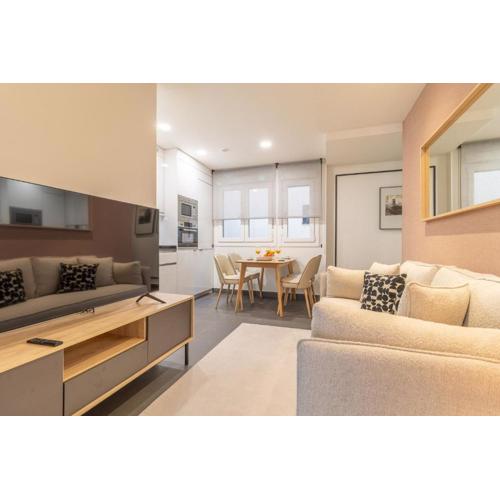 Modern Stay in La Latina for 3 - Vibrant Madrid Location Latina Toledo VII