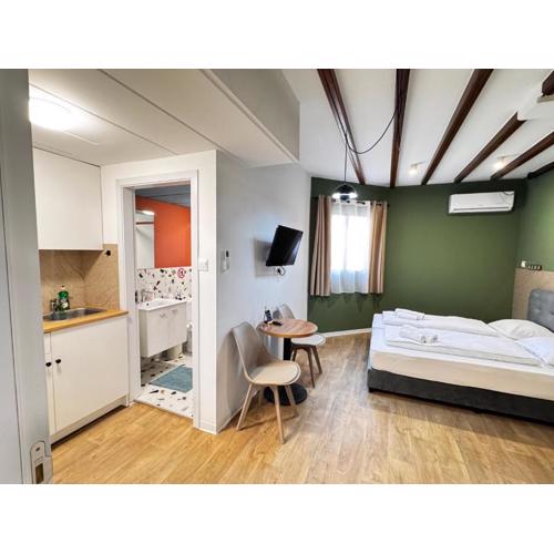 Modern Studio 4 private Kitchenette and Bathroom