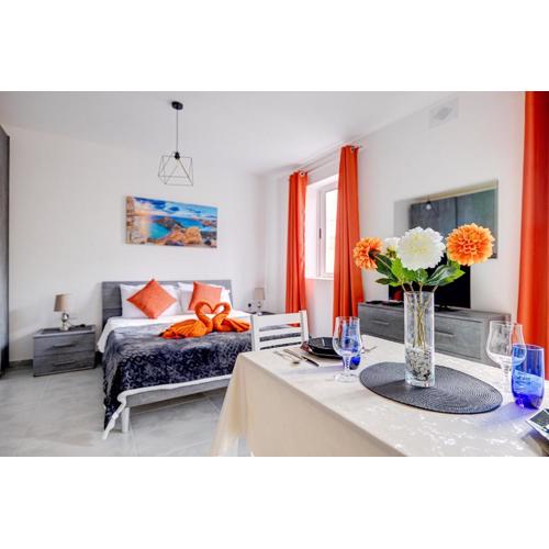 Modern Studio Central Location