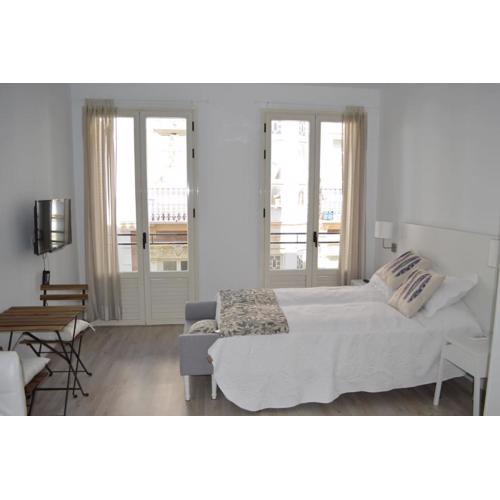 Modern studio flat close to Plaza Merced