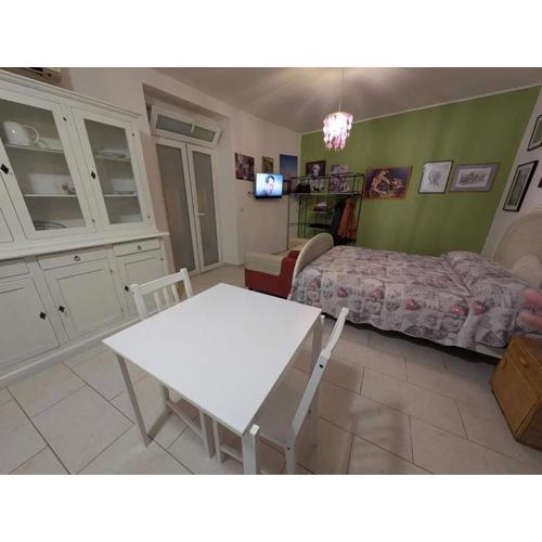 Modern Studio in Bari, historic centre, 40 m², air conditioning