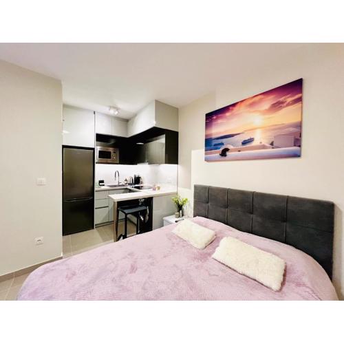 Modern studio in Elliniko 5 mins from metro