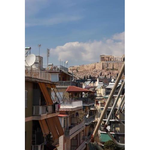 Modern Top Floor Apt, 5min to Acropolis & Plaka