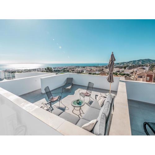 Modern townhouse with 3 terraces, pool and views