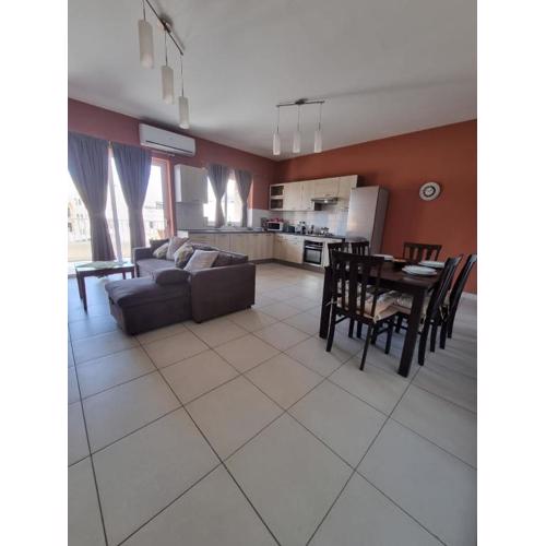 Modern Two Bedroom Apartment in Center Bugibba